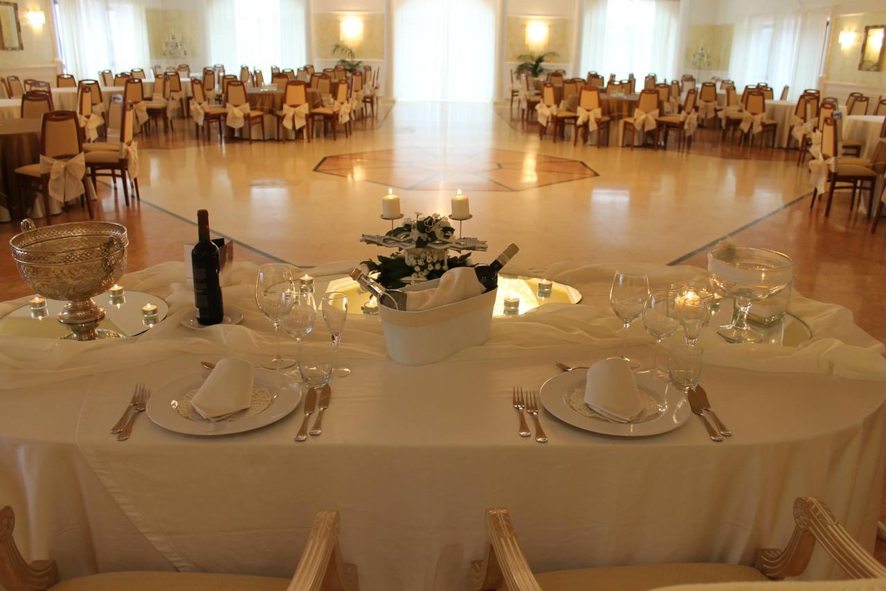 Hotel Agri Resort "Agora" Castelluccio dei Sauri Екстериор снимка