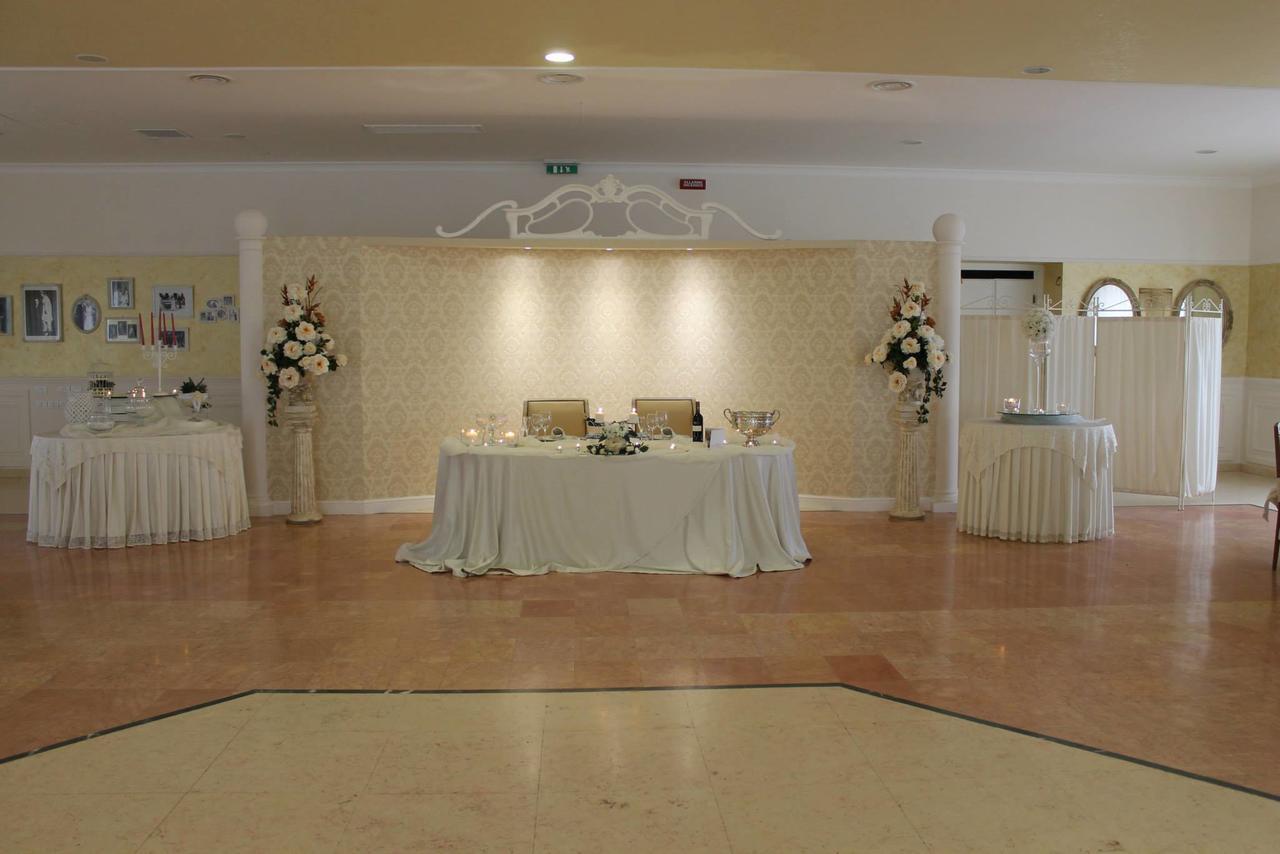 Hotel Agri Resort "Agora" Castelluccio dei Sauri Екстериор снимка