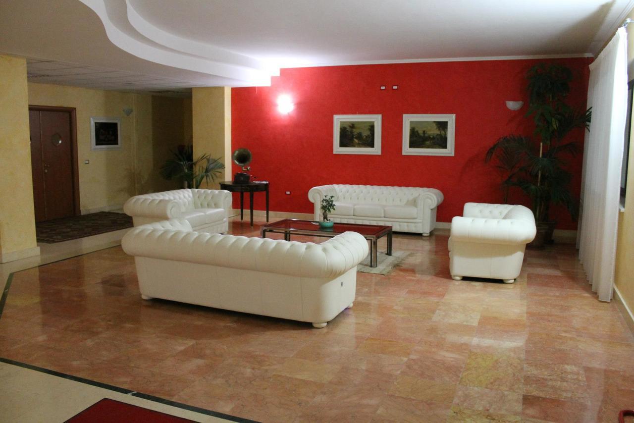 Hotel Agri Resort "Agora" Castelluccio dei Sauri Екстериор снимка