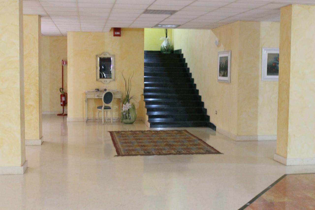 Hotel Agri Resort "Agora" Castelluccio dei Sauri Екстериор снимка