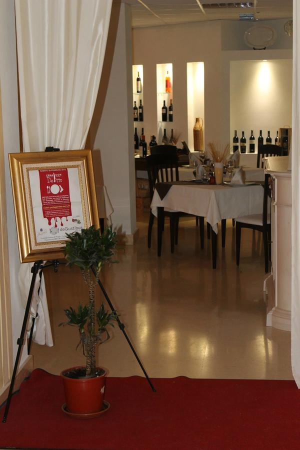 Hotel Agri Resort "Agora" Castelluccio dei Sauri Екстериор снимка
