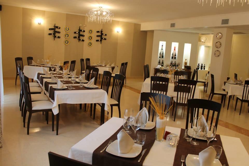 Hotel Agri Resort "Agora" Castelluccio dei Sauri Екстериор снимка