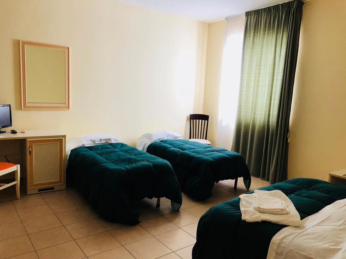 Hotel Agri Resort "Agora" Castelluccio dei Sauri Екстериор снимка