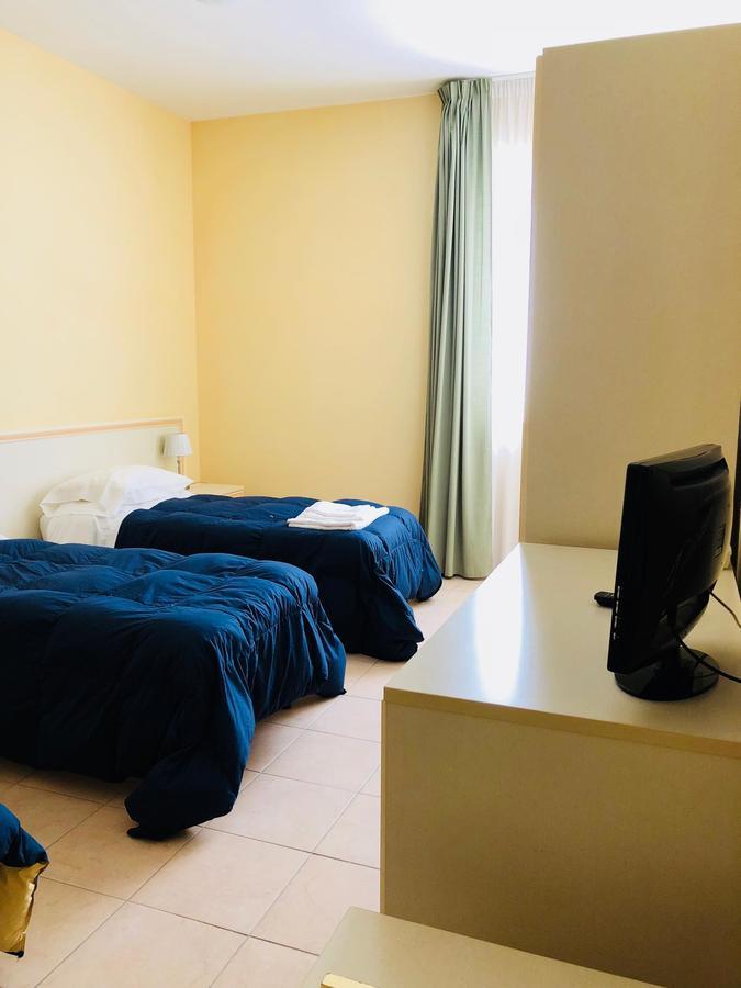 Hotel Agri Resort "Agora" Castelluccio dei Sauri Екстериор снимка