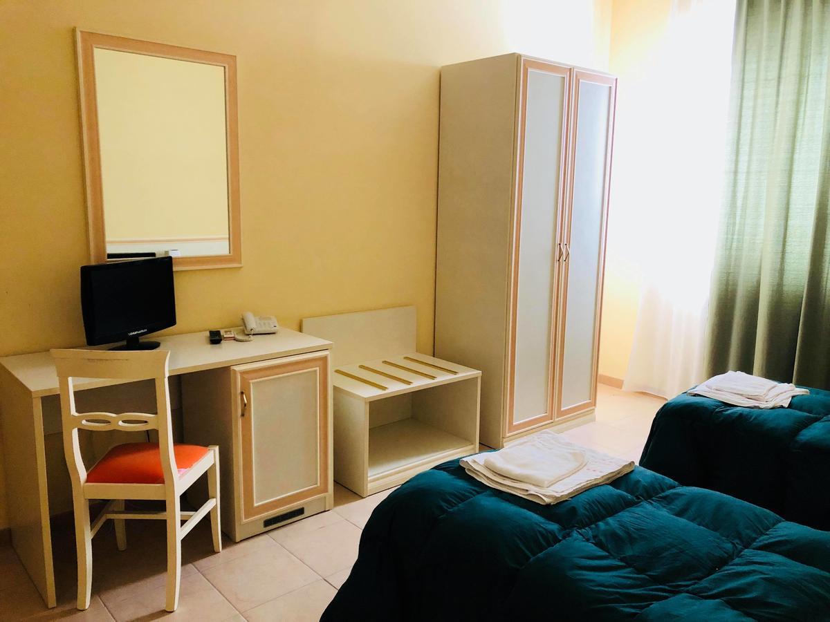 Hotel Agri Resort "Agora" Castelluccio dei Sauri Екстериор снимка